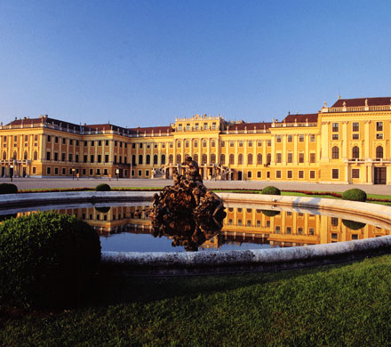 シェーンブルン宮殿と庭園群の写真